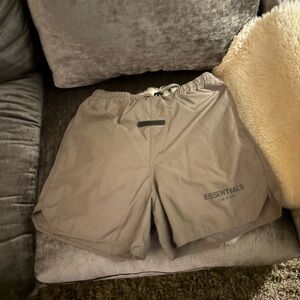 Men small essentials fear of God shorts